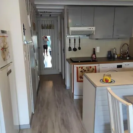 Holiday home Maison De *